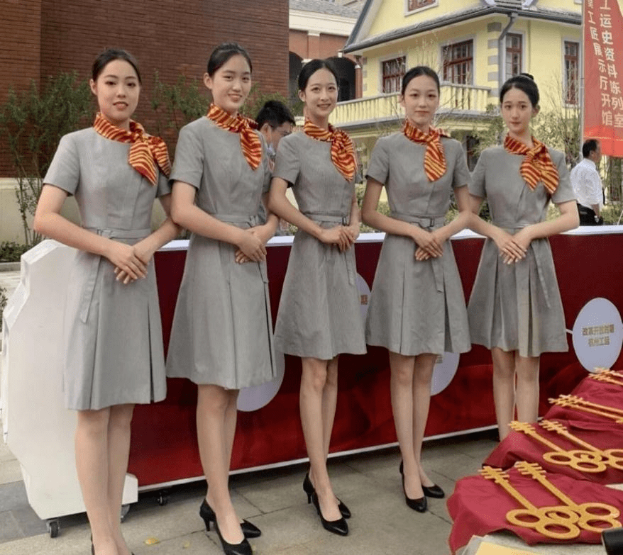 青春禮韻，茶香盛會——記我校學(xué)生光榮承擔(dān)第七屆中華茶奧會禮儀與會展服務(wù)